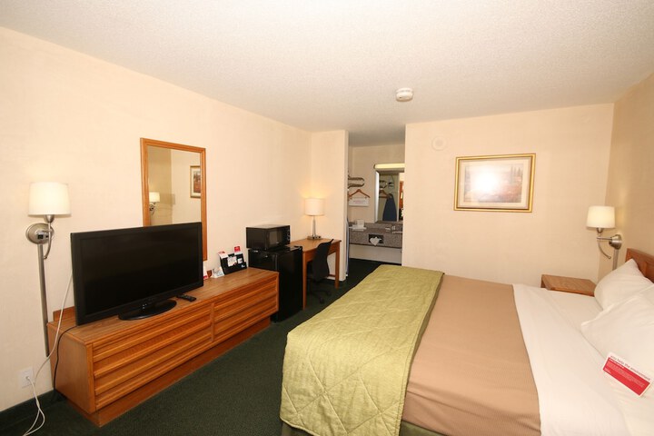 Room 32 of 57