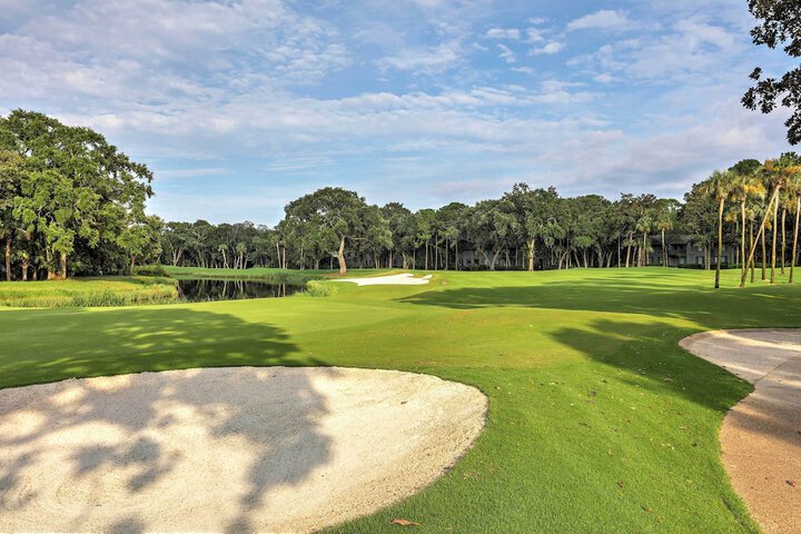 Spacious Kiawah Island Home w / Deck Walk to Beach