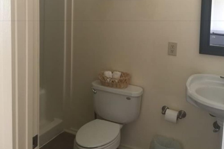 Room 27 of 97