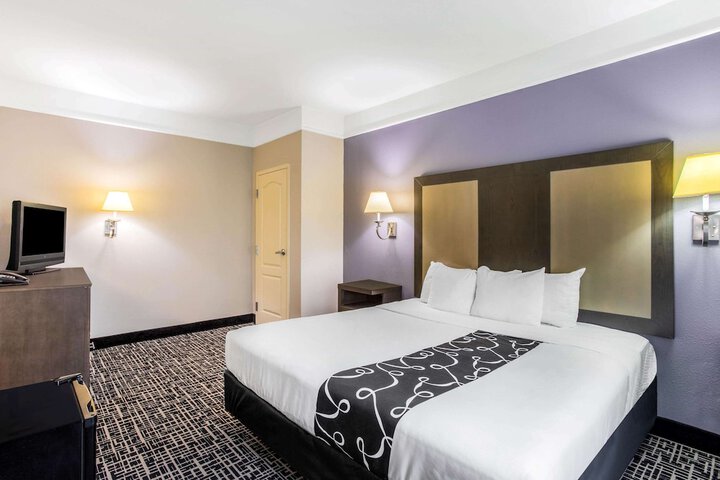 La Quinta Inn & Suites by Wyndham Fultondale Birmingham N