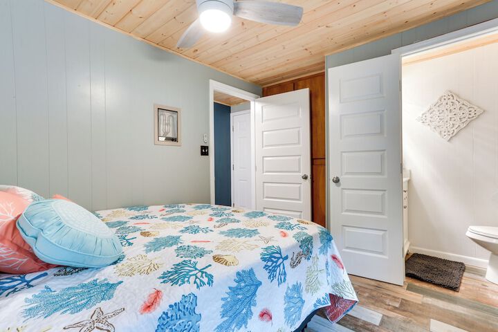Kingston Cabin Rental: Walk to Lake Texoma Beaches