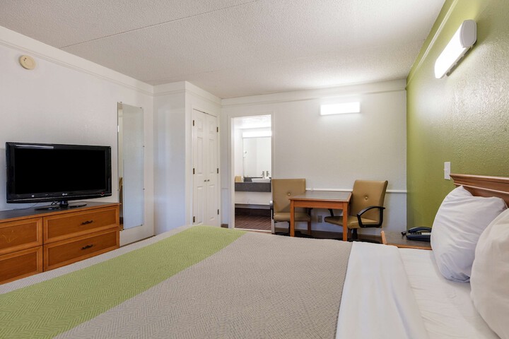 Room 21 of 34