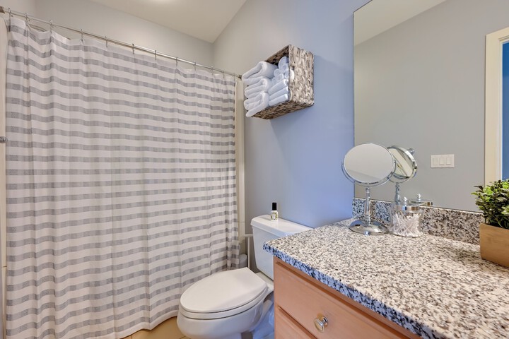 Bright Condo w / Community Perks: Near Ski Quechee!