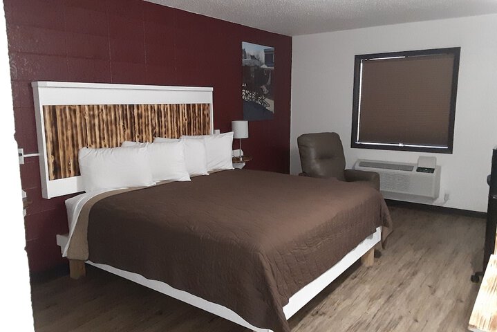 Room 5 of 12