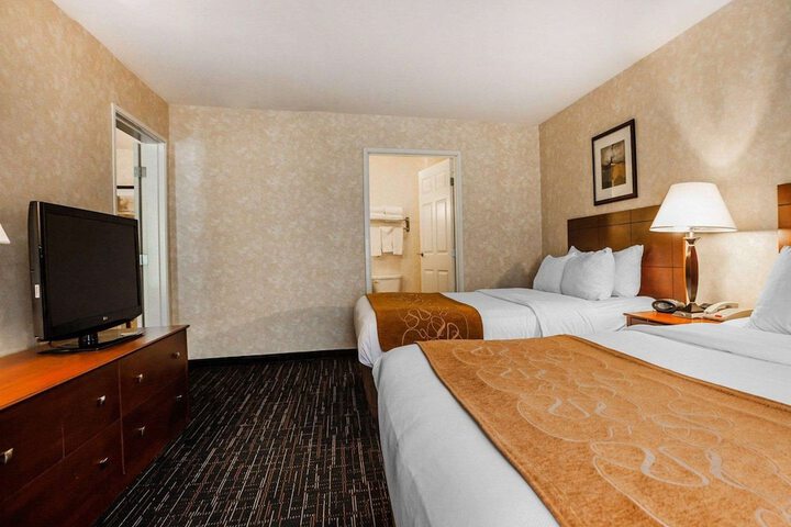Room 10 of 29