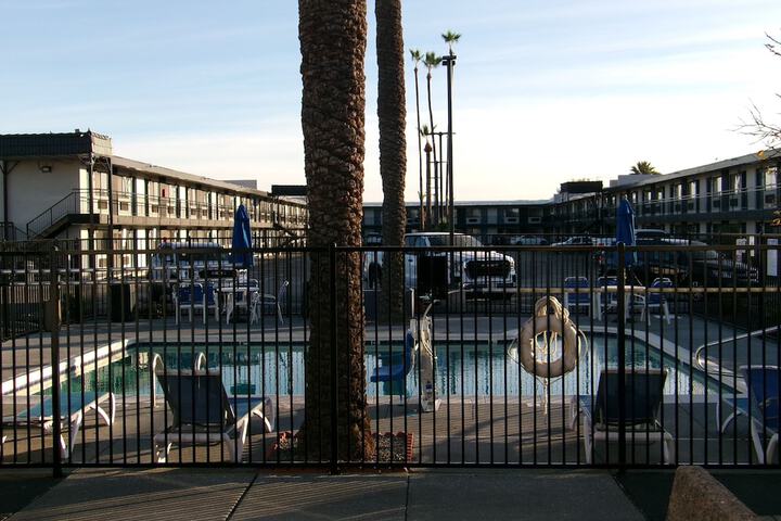 Pool 25 of 89