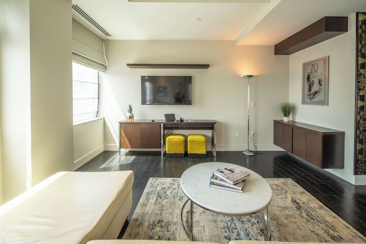 Room 48 of 122