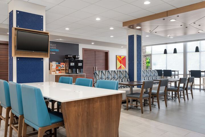 Holiday Inn Express & Suites Stevensville Benton Harbor by IHG
