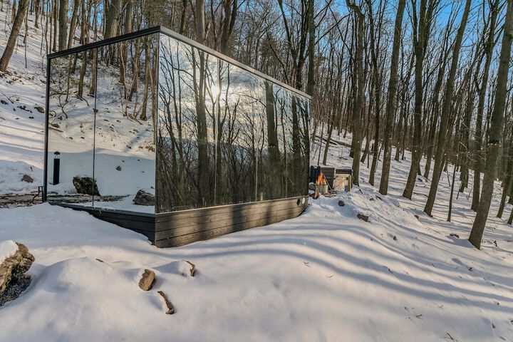 Mirror Villas - Modern Retreat with private hot tubs and mountain view