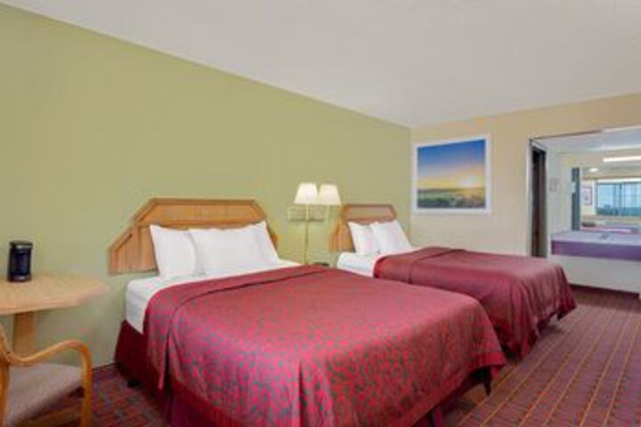 DAYS INN WILLIAMSBURG