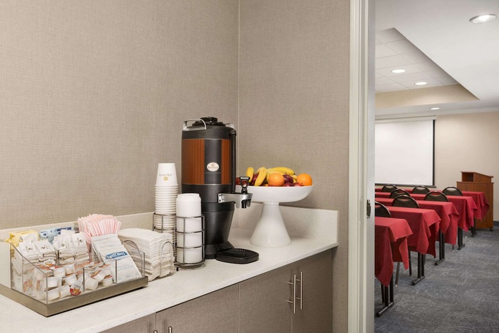 La Quinta Inn & Suites by Wyndham Dublin