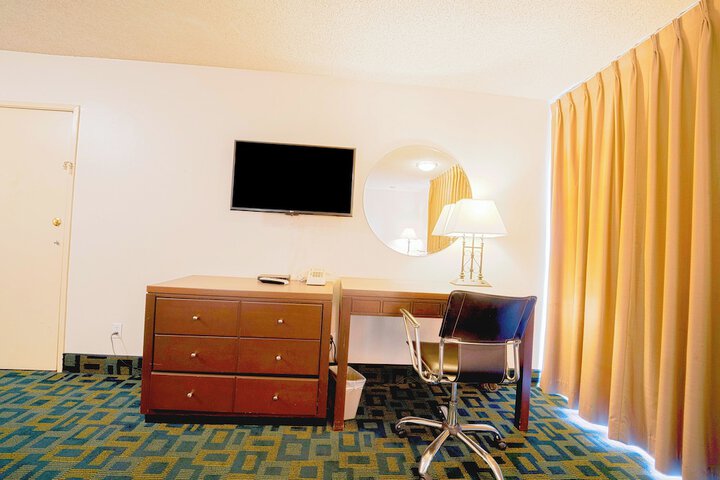 Room 35 of 96