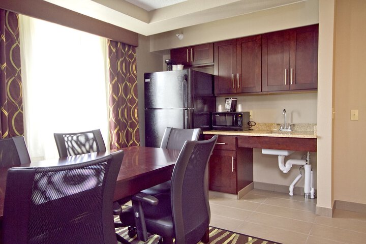 Room 32 of 46