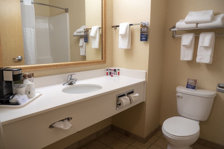 Room 10 of 26