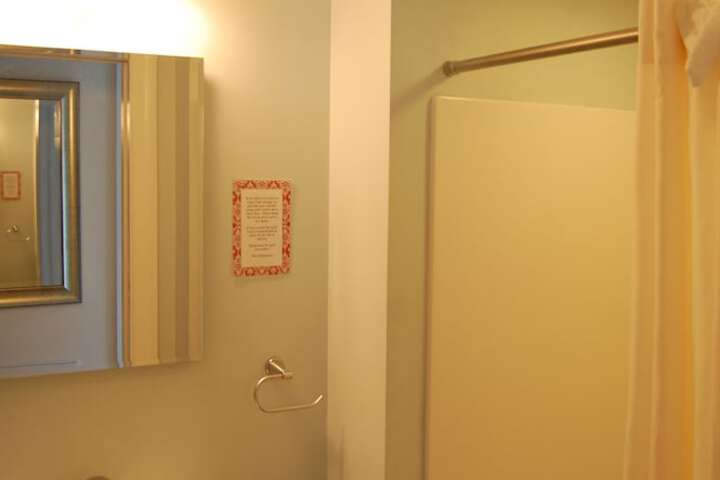 Room 35 of 129