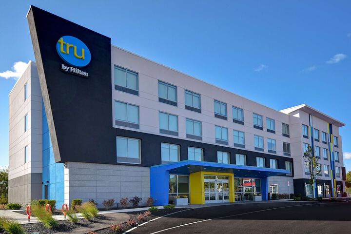 Tru by Hilton Concord