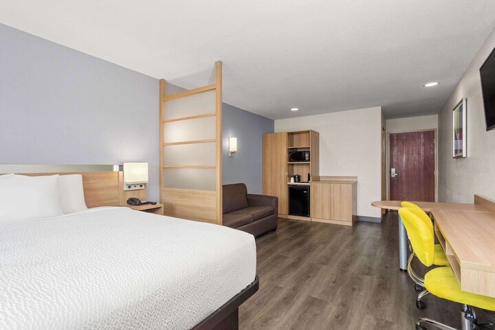 Microtel Inn & Suites by Wyndham Panama City