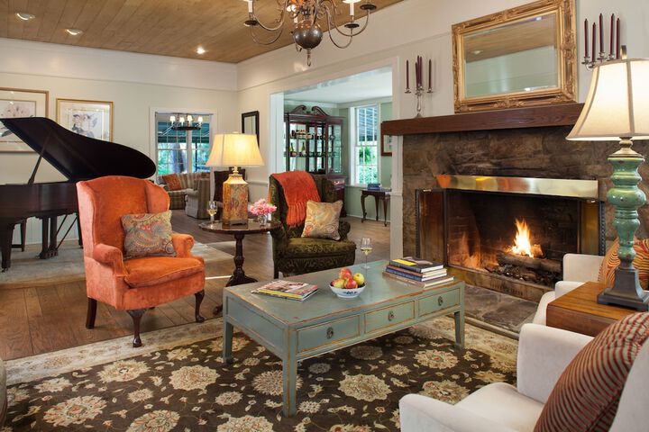 1906 Pine Crest Inn