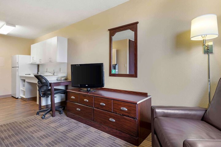 Room 18 of 27