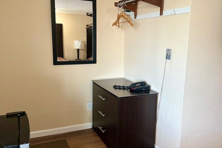 Room 34 of 60