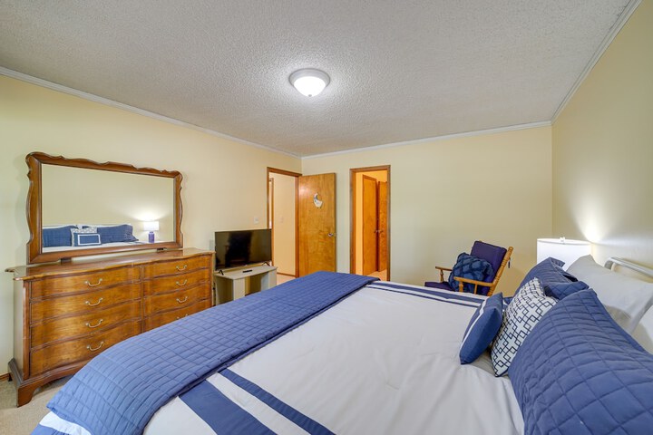 Quiet Oklahoma Home - Close to Golf Courses!