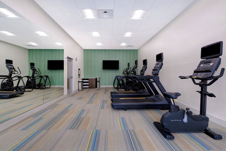 Holiday Inn Express & Suites Glendale Downtown by IHG