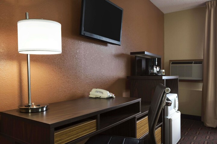 Room 9 of 17