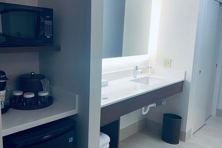 Room 21 of 31