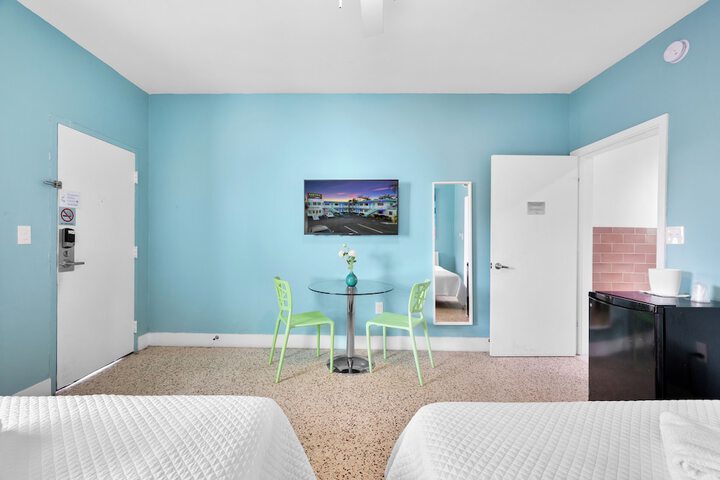 Room 43 of 111
