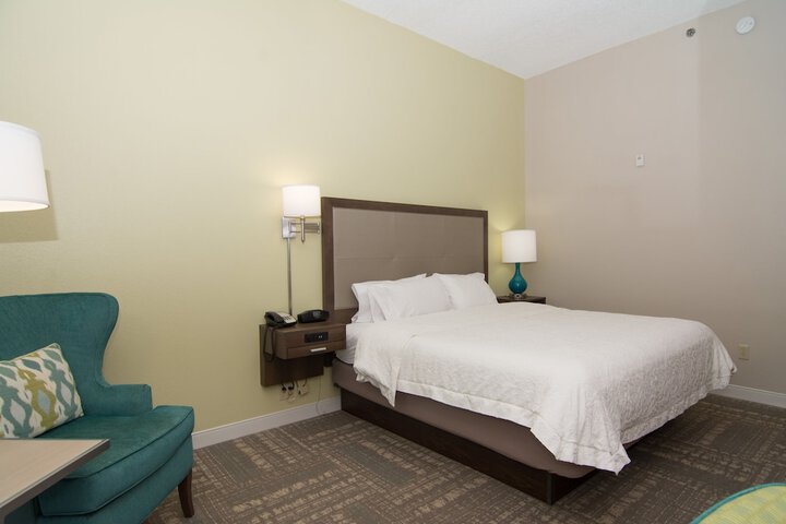 Room 6 of 17