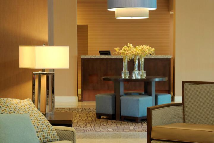 DoubleTree by Hilton St. Louis - Westport