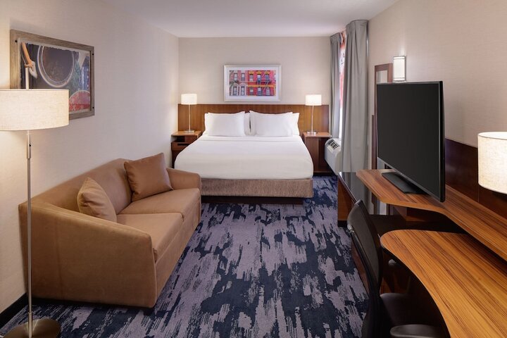 Room 18 of 25
