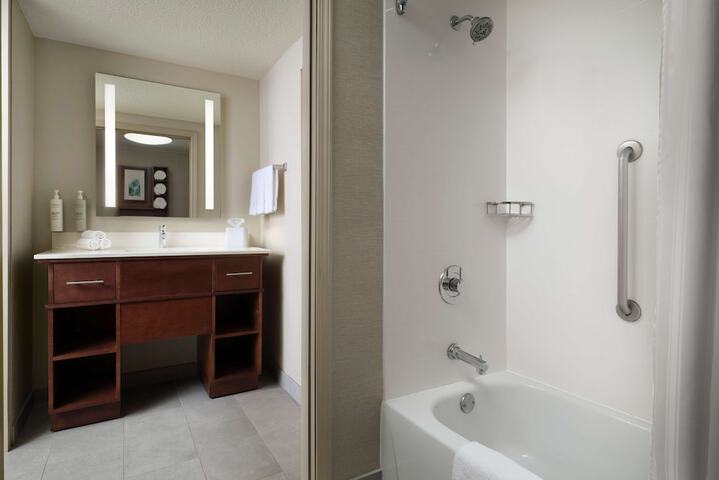 Room 16 of 34