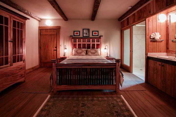 Room 25 of 32