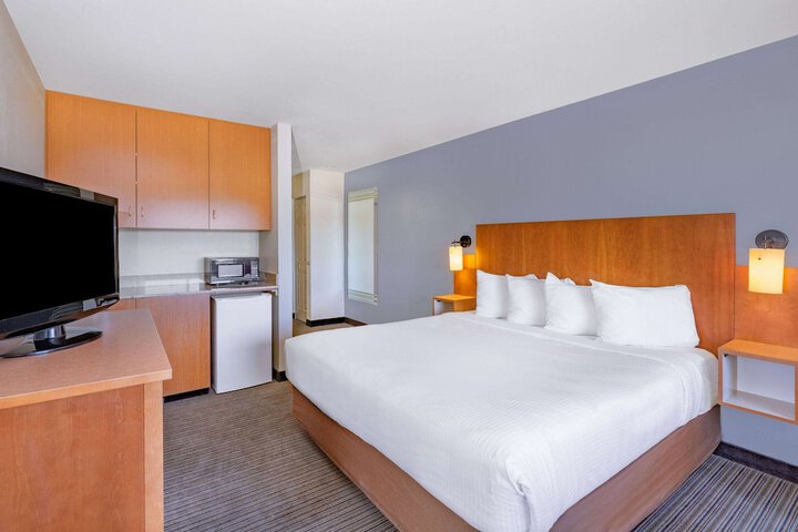 Room 16 of 23