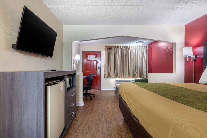 Room 11 of 30