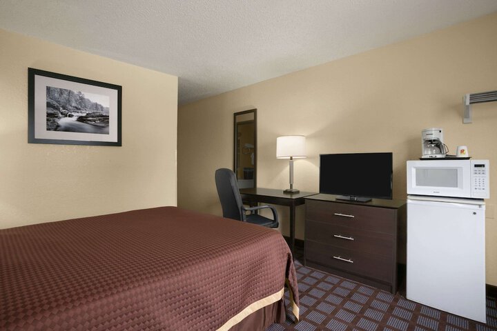 Room 30 of 39