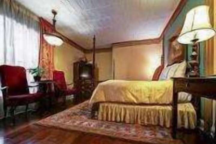 Room 13 of 43