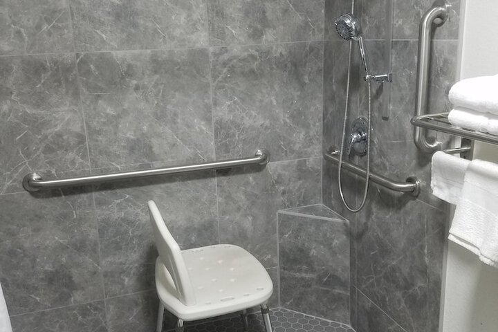 Room 12 of 26