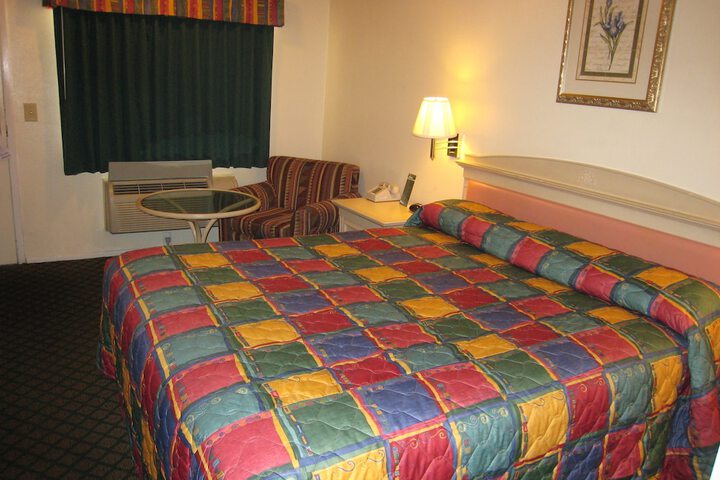 Room 17 of 41