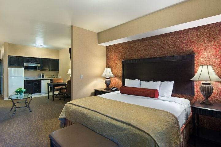 Room 9 of 33
