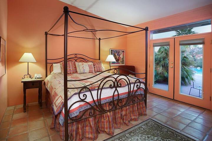 Room 15 of 33