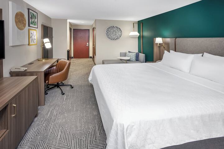 Holiday Inn Quincy East by IHG