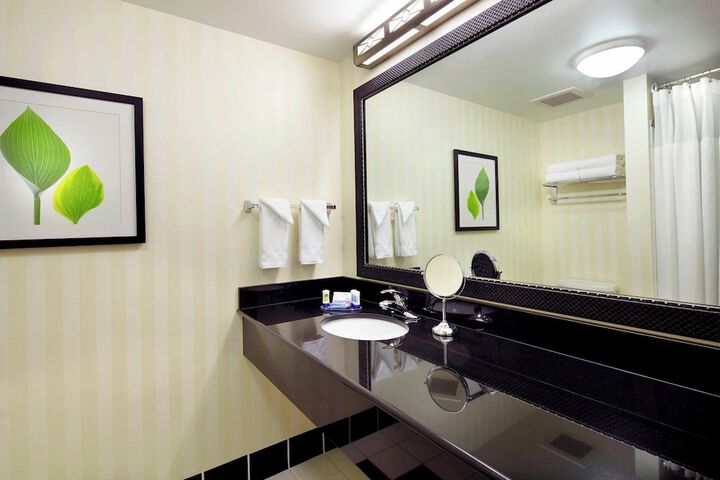Room 4 of 13