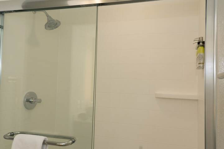 Room 40 of 82