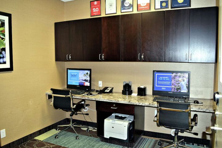 Business Center 28 of 29