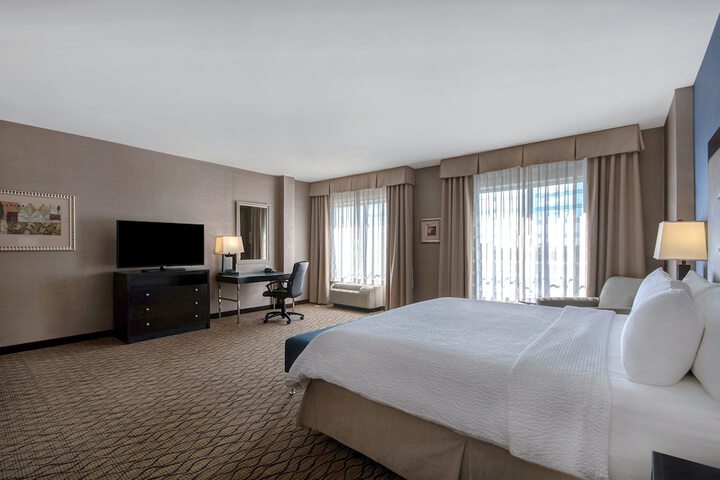 Holiday Inn Detroit Metro Airport by IHG