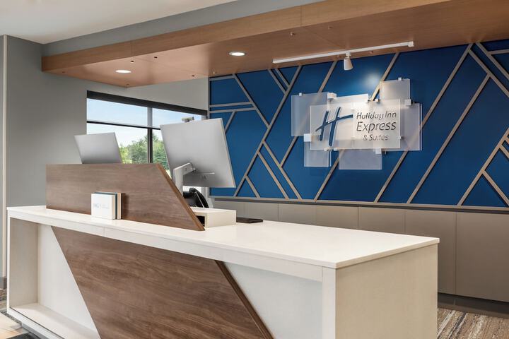 Holiday Inn Express and Suites Rhinelander by IHG