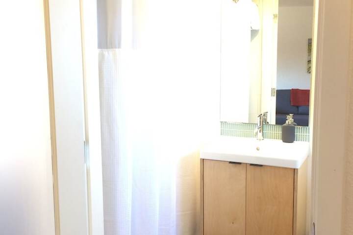 Room 12 of 68