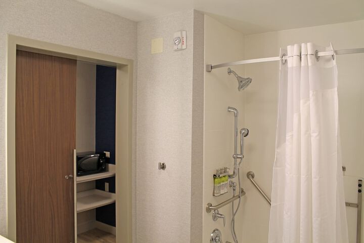 Room 50 of 63